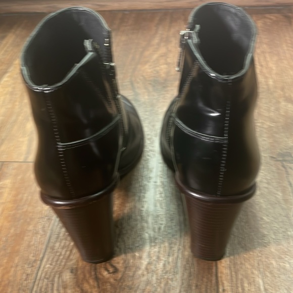 Tibi Leather Patent Contrast Black Booties Block Heels. Zipper Sz 38. Used. - Picture 4 of 10